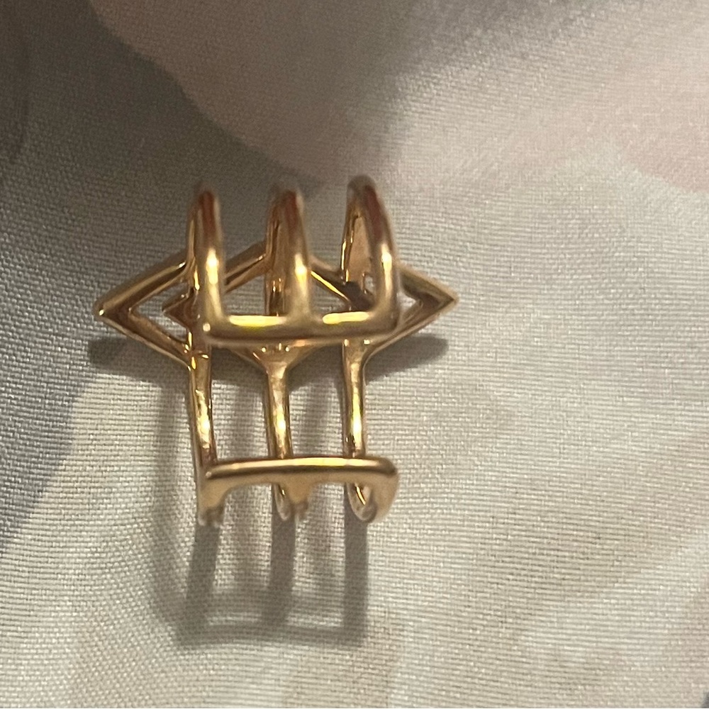 Ring - Picture 3 of 5